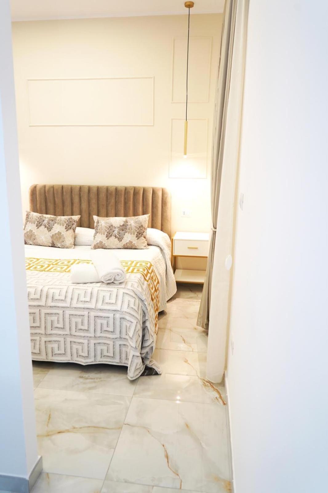 Lifestyle Naples B&B Bagian luar foto
